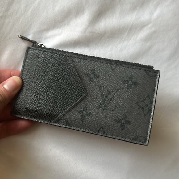 Louis Vuitton Coin Card Holder in Reverse Monogram - Picture 3 of 8